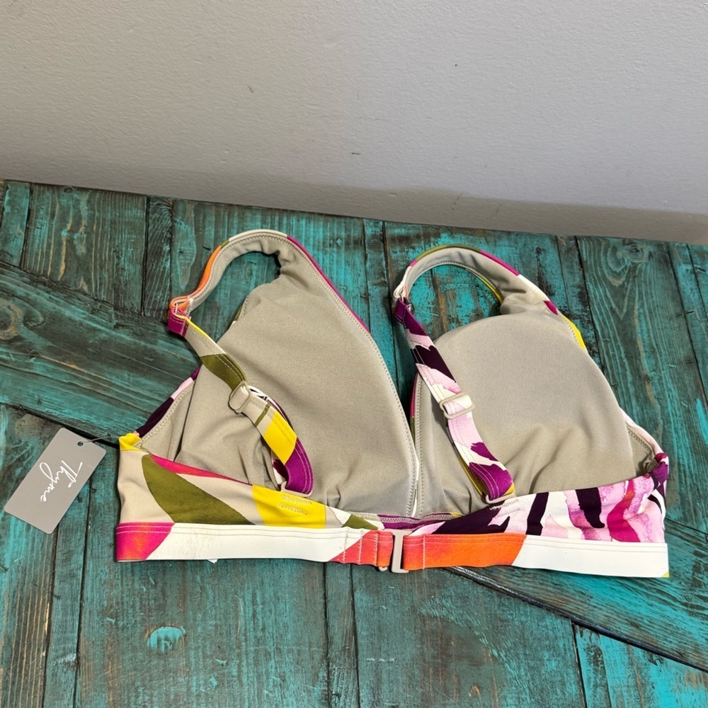 Thyme V-Neck Bikini Top with Adjustable Straps - Thyme Maternity Size Small NWT - Picture 8 of 10